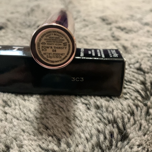 Fenty Velvet Liquid Lipstick Pow’r Thirsty 08 (full size) - Picture 4 of 10